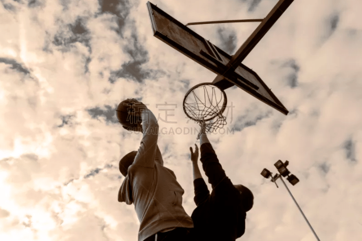 决战星期四：懂球帝0-3不敌人大财金男足