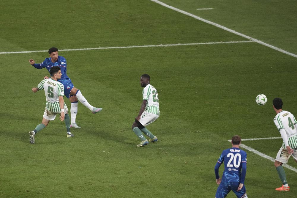 特里：穆帅赢球后会让我们在基地陪孩子，我的孩子们很喜欢他