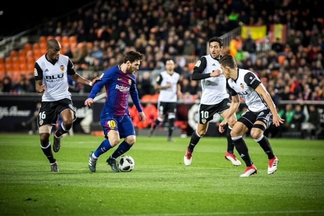 足球和篮球观赛热回暖，全球关注度持续上升