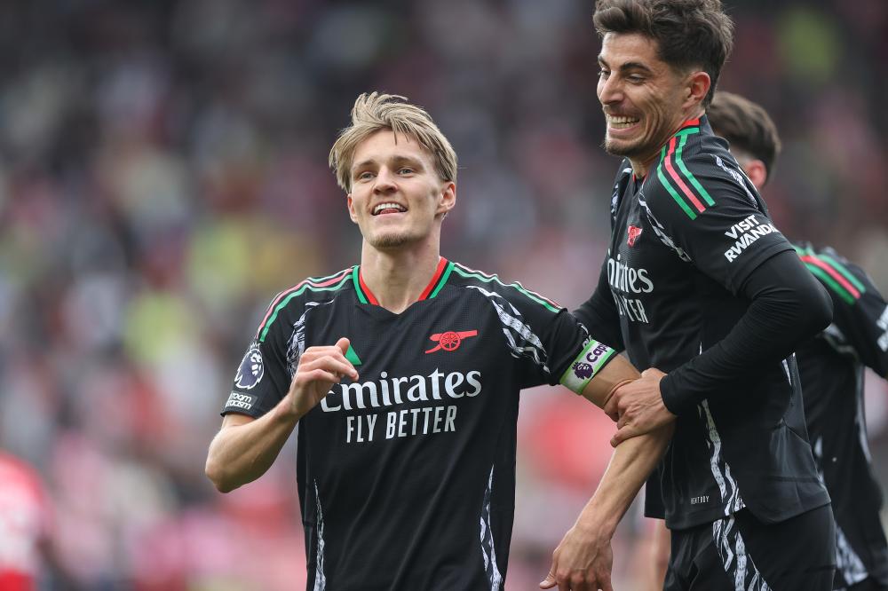 荷媒：阿贾克斯将与小克鲁伊夫会面，他是贾府新任总监候选人