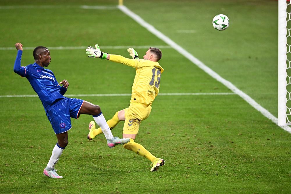 记者：拜仁对霍村前锋阿斯拉尼兴趣愈发明确，已开始相关接触