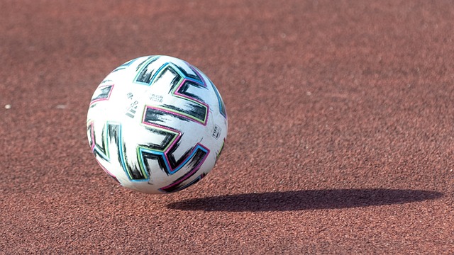 李章洙回渝参加足协杯夺冠25周年纪念赛，感慨儿子当年才初中